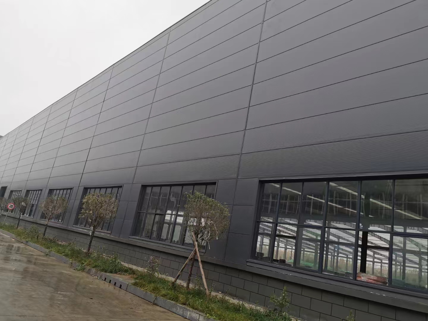 聚氨酯封邊巖棉橫排板能用來(lái)做鋼結(jié)構(gòu)外墻嗎？